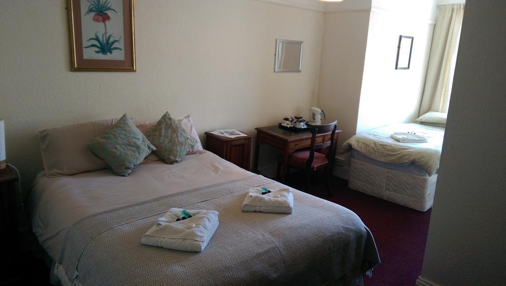 The Angel Hotel Helston Habitación foto